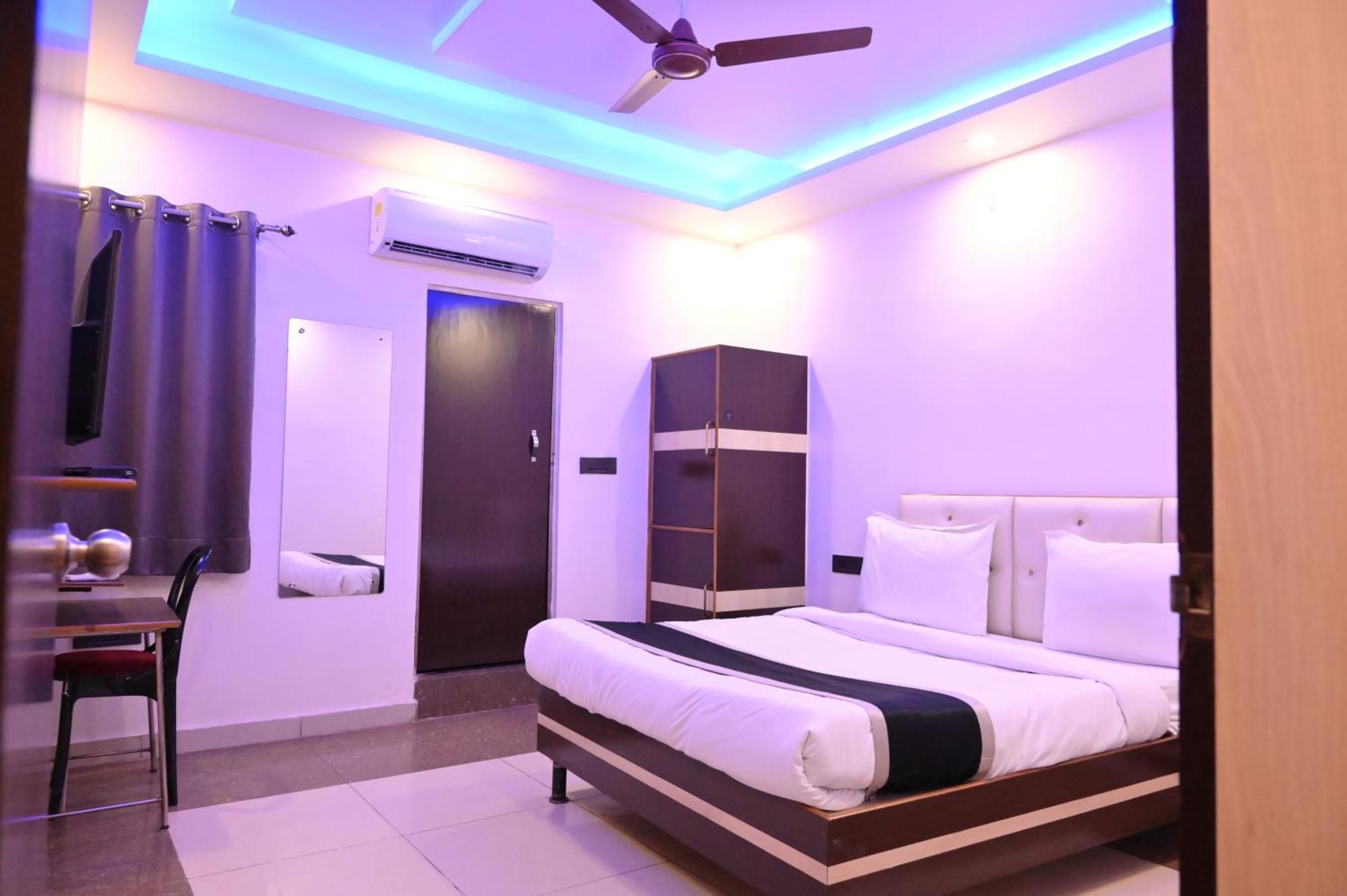 Hotel Riddhi Regency 勒克瑙 外观 照片