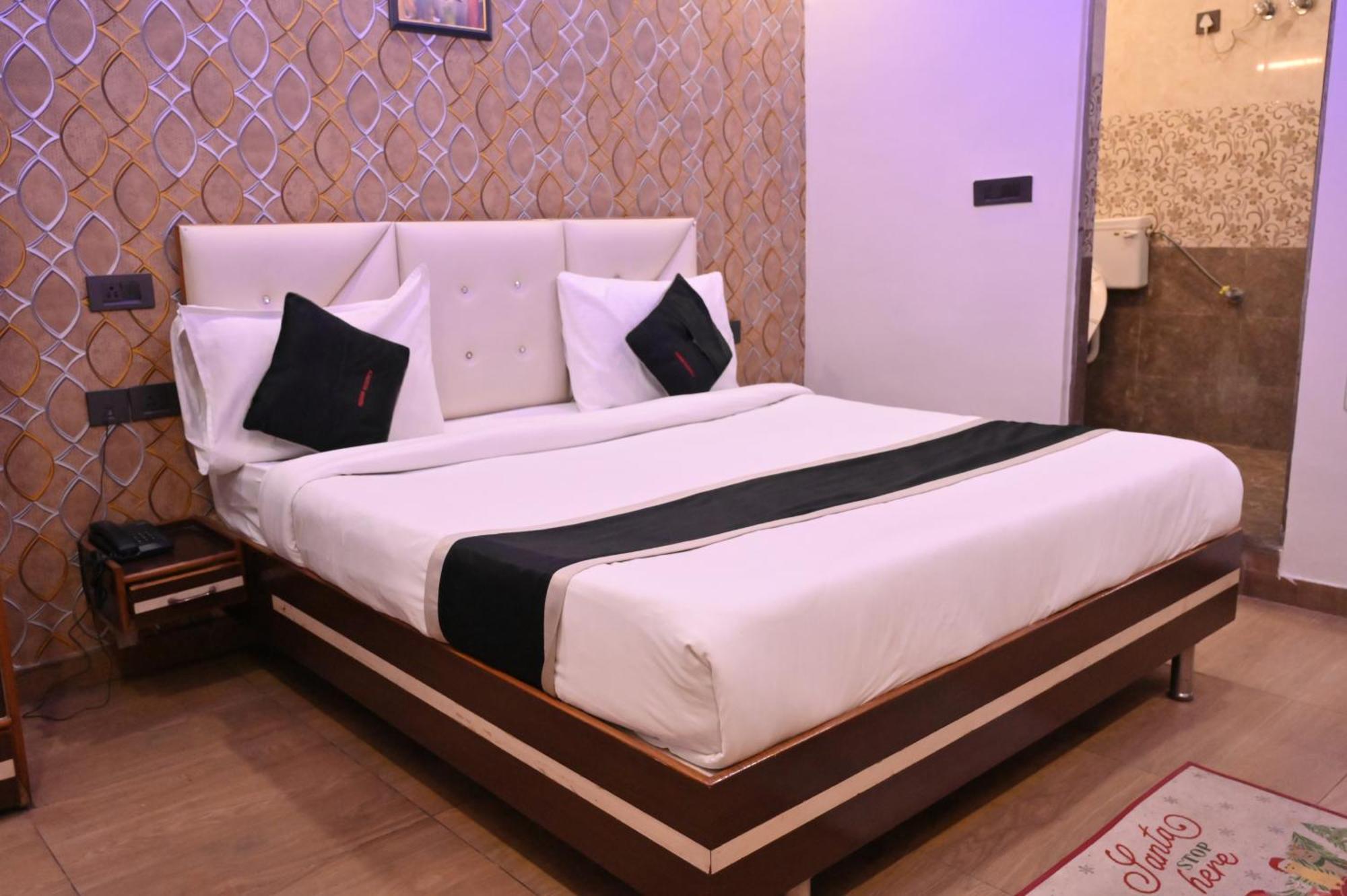 Hotel Riddhi Regency 勒克瑙 外观 照片